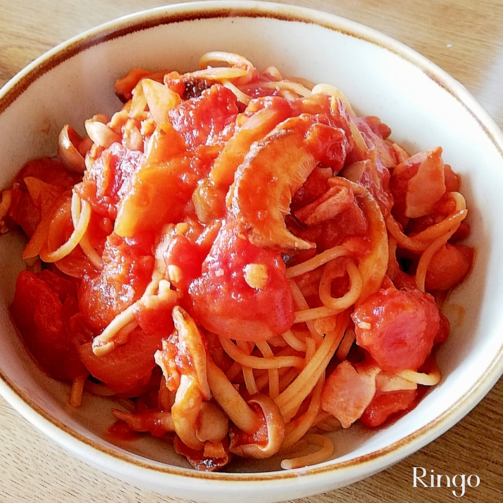 トマト缶で☆ベーコンとキノコのトマトパスタ♬